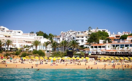 JOVENS ESCOLHEM ALBUFEIRA PARA ATIDADES DAS FÉRIAS DA PÁSCOA