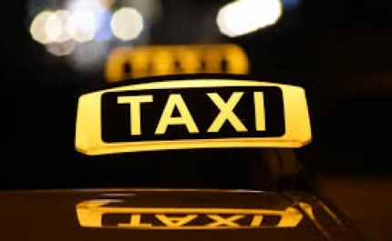 Táxis e TVDE de cinco lugares podem transportar no máximo dois passageiros