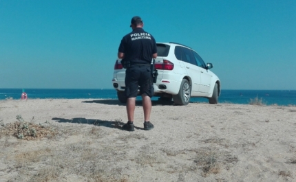 Polícia Marítima fiscaliza estacionamento indevido de viaturas em praias marítimas