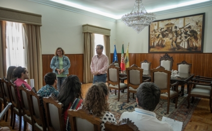 Alunos do Agrupamento Paula Nogueira recebidos na autarquia