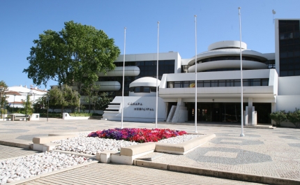 Município de Albufeira atribui louvor municipal 