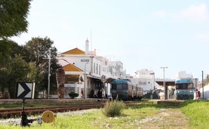 Votada por unanimidade proposta para solucionar problema do atravessamento da linha férrea em Olhão
