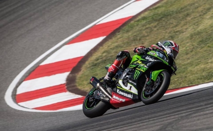 Jonathan Rea vence segunda corrida de Superbike e faz a «dobradinha» em Portimão