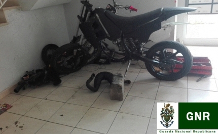 Autor de furtos modificava veículos roubados no hall do prédio