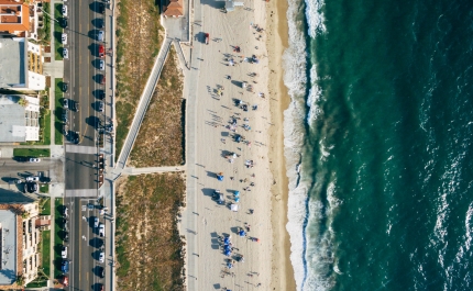 Imobiliário, turismo e finanças geram oportunidades de emprego no verão