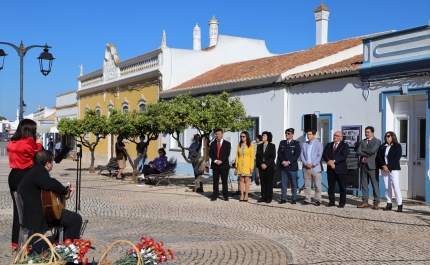 Praças de Abril no 25 de Abril em Castro Marim