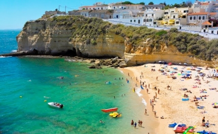 Homem morre afogado na praia do Carvoeiro