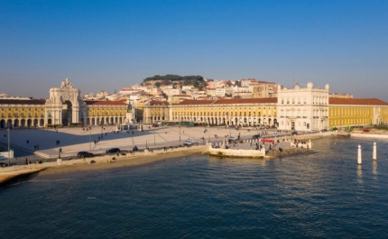 Algarve junta-se a Lisboa entre os 10 melhores destinos do mundo para nómadas digitais