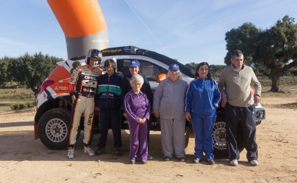 Campeão Nuno Matos «passeou» dezenas de pessoas no Road TT Solidário em Portalegre