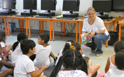 Nathalie Dias continua a apresentar livro «Quando eu for Grande… Quero Ser Jornalista»