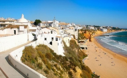 PORTUGUESES ESCOLHEM ALBUFEIRA COMO DESTINO DE FÉRIAS