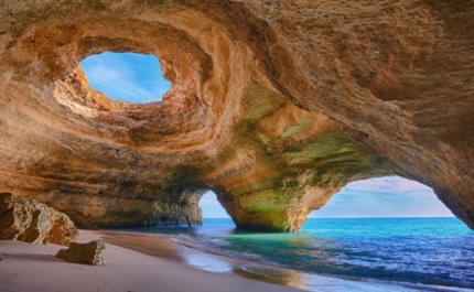 Operadores acreditam ser possível aplicar regras simples de acesso às grutas de Benagil até ao verão