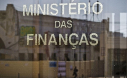 Reembolsos de IRS começam hoje a chegar aos contribuintes