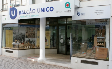 Montras do Balcão Único Municipal promovem produtos tradicionais  e marcas de Portimão 