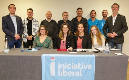 João Cotrim Figueiredo visita Hospital de Faro e reúne-se com diversas personalidades do Algarve