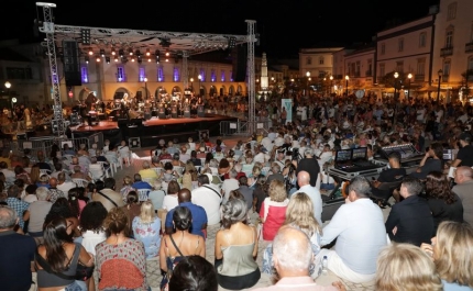 «Verão em Tavira»: animação na Praça da República