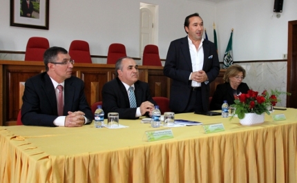 DELEGADOS REGIONAIS DE EDUCAÇÃO DEBATEM POTENCIAIS PARCERIAS EM SÃO BRÁS DE ALPORTEL