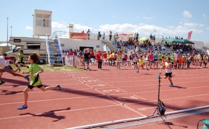 Pista de Atletismo de Faro recebeu II Meeting Jovem Prof. Carlos João