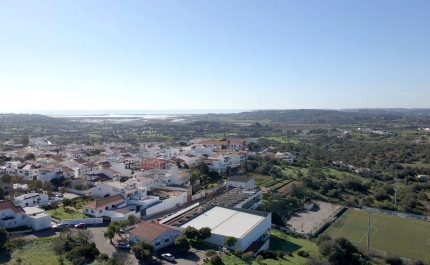 EMARP avança com substituição de conduta de abastecimento de água na Estrada da Fonte na Mexilhoeira Grande