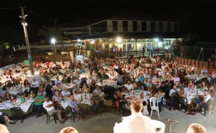 CANDIDATOS APRESENTADOS EM AMBIENTE DE AMIZADE E CONFIANÇA 