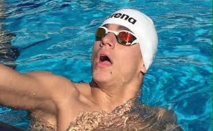 NADADOR DO LOULETANO COM DUAS MEDALHAS DE OURO NA TAÇA LATINA