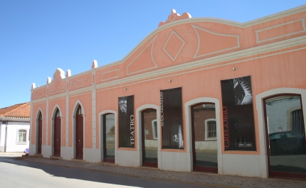 TEATRO MASCARENHAS GREGÓRIO FAZ 105 ANOS