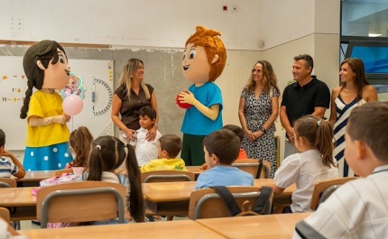 Câmara de Olhão entrega materiais escolares a cerca de 1900 alunos do 1.º Ciclo