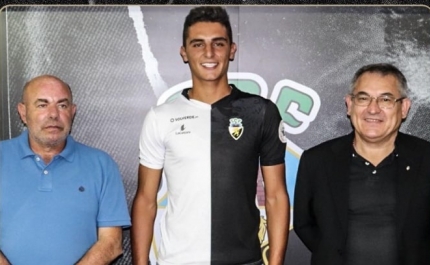 Farense renova com jovem André Seruca por três épocas