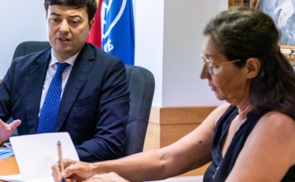 UAlg recebeu visita do embaixador do Uzbequistão