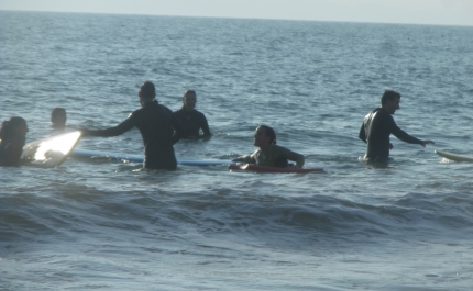 Estudantes de Fisioterapia do Instituto Piaget de Silves visitam Portimão Surf Clube 