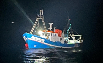Resgatados quatro homens após naufrágio de embarcação de pesca a Sul de Olhão