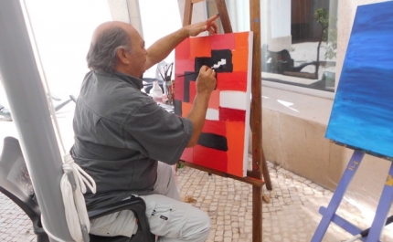 Pintor Larama expõe na Galeria da Biblioteca Municipal José Mariano Gago