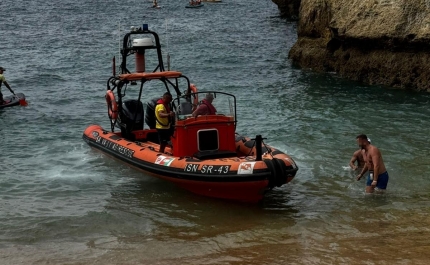 Autoridade Marítima Nacional resgata duas pessoas junto às grutas de Benagil em Lagoa