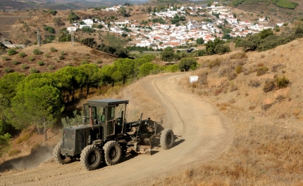 Município de Castro Marim e Regimento de Engenharia Militar estabelecem protocolo de reabilitação de caminhos agrícolas