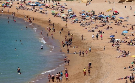 Praia dos Pescadores, em Albufeira, volta a estar apta para banhos