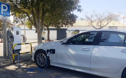 Castro Marim faz transporte social e de saúde com veículos 100% elétricos 