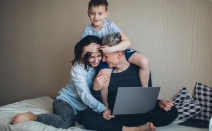 Alargamento do teletrabalho a pais com filhos até 8 anos aprovado