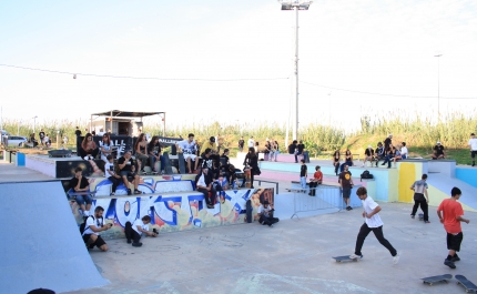 Halloween de Skate Solidário angaria mais de 100 artigos de roupa