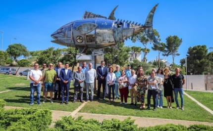 ESCULTURA «ATUM» HOMENAGEIA OS HOMENS E MULHERES DAS CONSERVEIRAS DE ALBUFEIRA