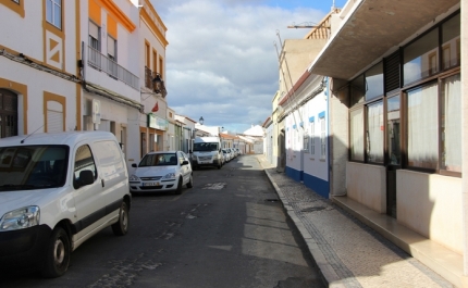 Autarquia avança com repavimentação da Rua 25 de Abril em Castro Marim