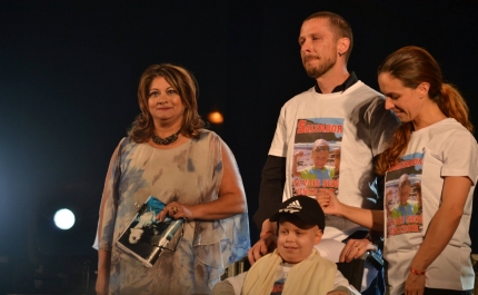 MILHARES DE GOTINHAS DE AMOR, DISSERAM «PRESENTE» AO EVENTO «VAMOS AJUDAR O SALVADOR»