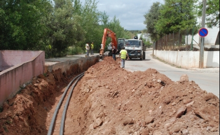 INICIARAM-SE OBRAS DE MELHORIA DA ESTRADA DE ACESSO AO BAIRRO DA CAIXA D ÁGUA, EM SILVES