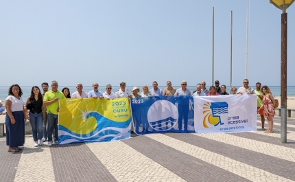 Lagos já hasteou a Bandeira Azul nas suas praias