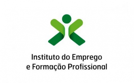 Número de desempregados inscritos no IEFP cai em abril para mínimo de quase 16 anos