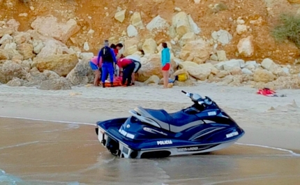 Evacuação médica de banhista na praia do canavial em Lagos
