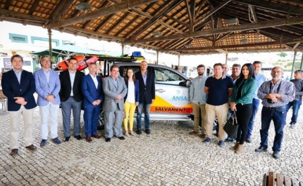 ALBUFEIRA É O PRIMEIRO MUNICÍPIO ALGARVIO A HASTEAR AS BANDEIRAS AZUIS EM TODAS AS PRAIAS