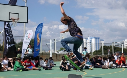 Cerca de 740 alunos de Portimão aprendem noções sobre skateboarding