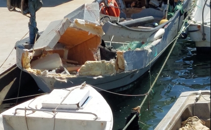 Colisão entre duas embarcações causa três feridos ligeiros à entrada do porto de pesca de Olhão