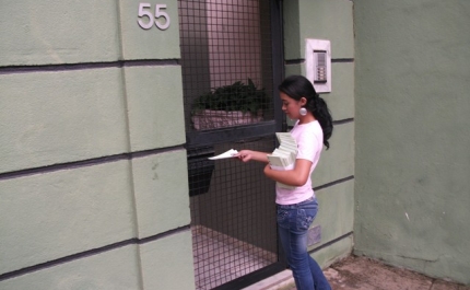 Universitários promovem saúde porta-a-porta em Albufeira