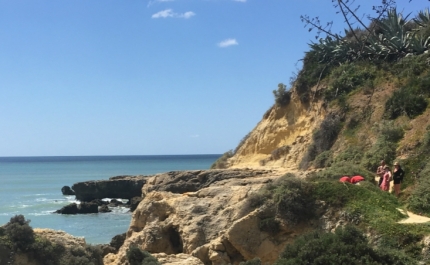 Cidadã irlandesa resgatada de uma falésia em Albufeira